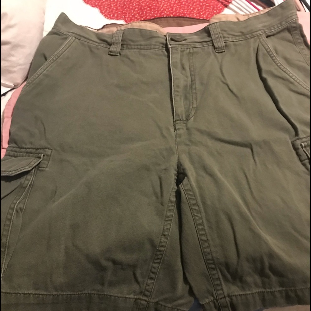 St. John bay green cargo shorts